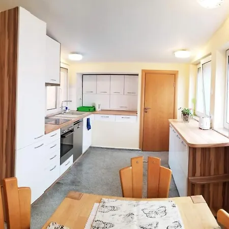 A Spacious 3 Bedroom In Bad Abbach/regensburg * 巴特阿巴赫
