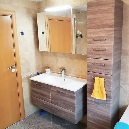 公寓 A Spacious 3 Bedroom In Bad Abbach/regensburg 巴特阿巴赫