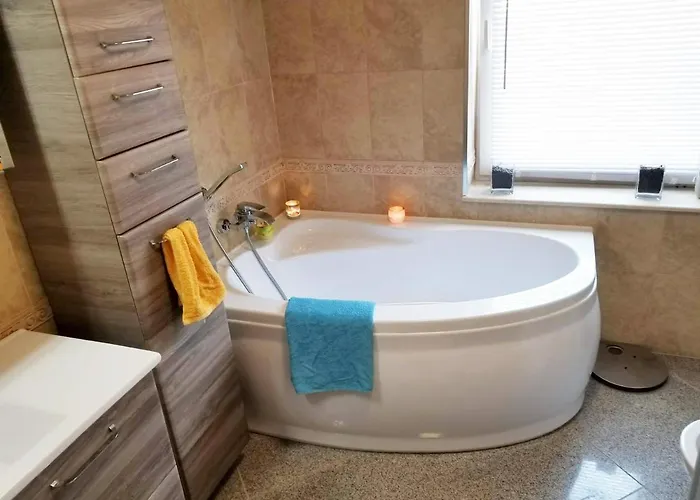 A Spacious 3 Bedroom In Bad Abbach/regensburg * 巴特阿巴赫