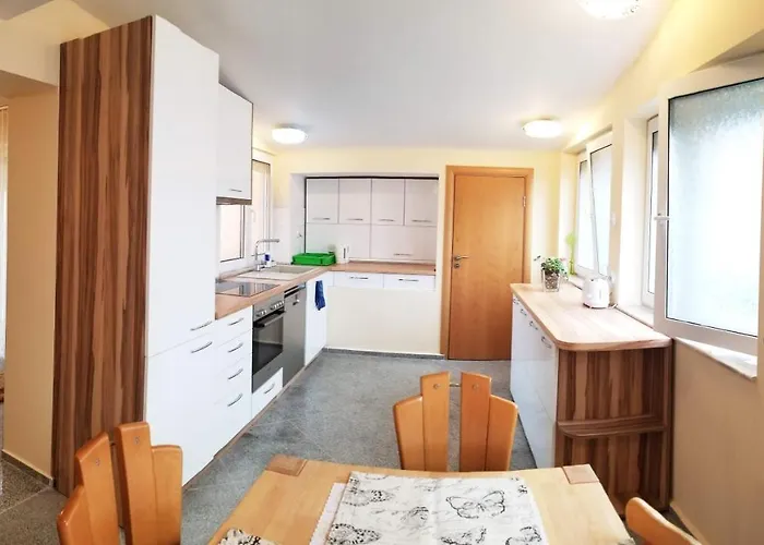 A Spacious 3 Bedroom In Bad Abbach/regensburg * 巴特阿巴赫