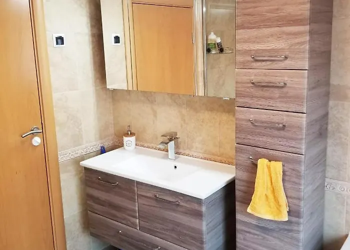 公寓 A Spacious 3 Bedroom In Bad Abbach/regensburg 巴特阿巴赫